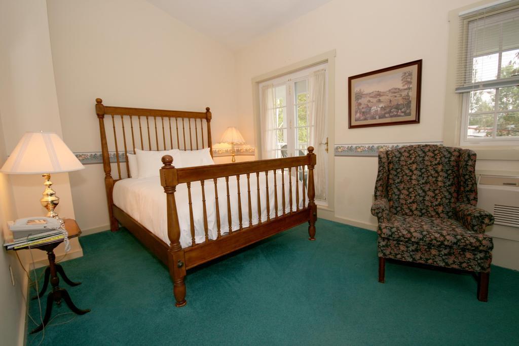 The Stowe Village Inn Bagian luar foto